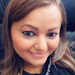 Meet your Posher, Alida alegria